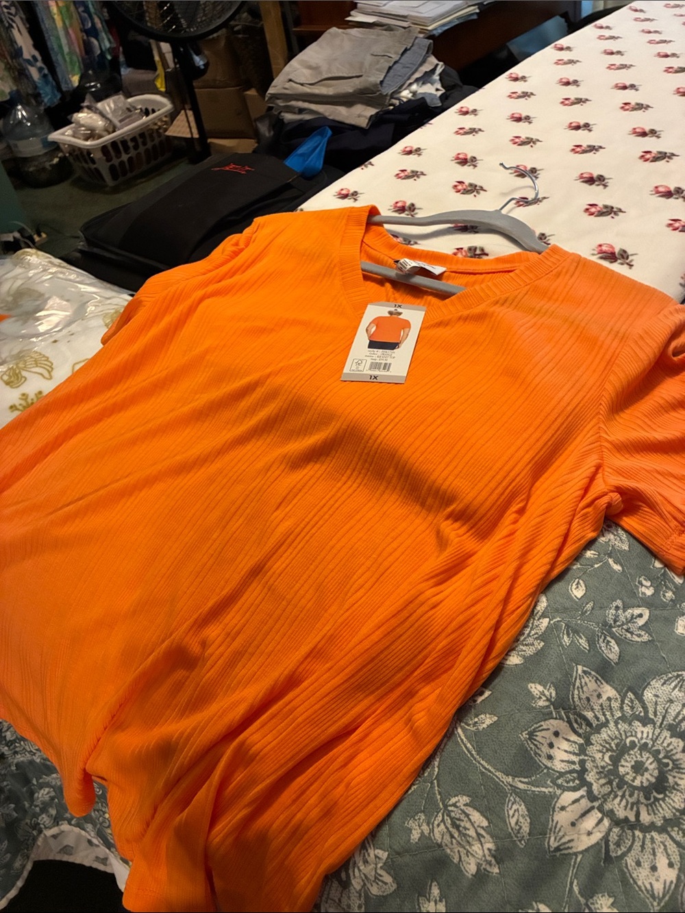 Jessica Simpson Women's V-Neck Short Sleeve Rib Knit Top Orange